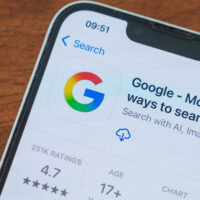 Google : les clics de découverte désactivés étaient un bug dans une expérience